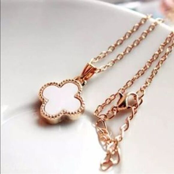 NEW!! Necklace & Earring Set - Picture 1 of 3